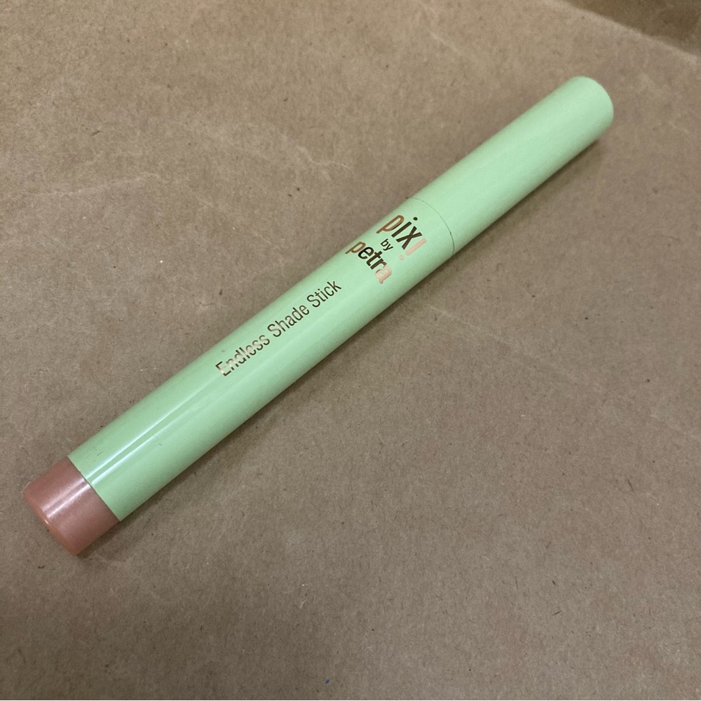 Pixi shade stick